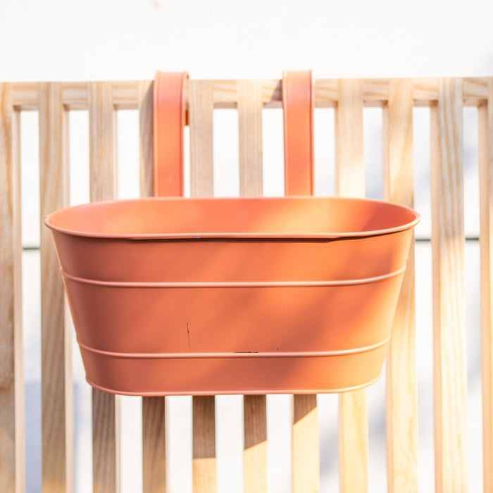 Over Fence Chalk Planter Terracotta 26.5cm Assorted Packs