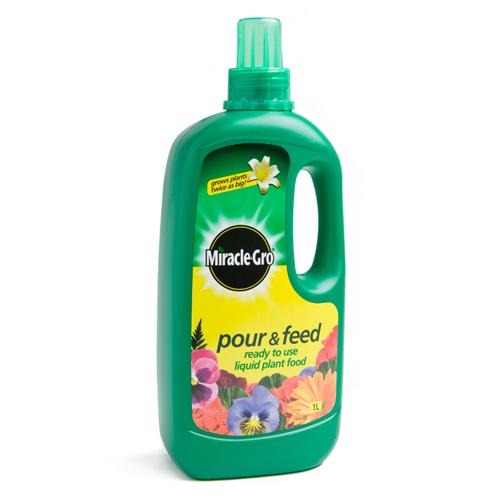 Miracle-Gro Pour & Feed Ready To Use Plant Food 1 Litre Lawn & Plant Care Miracle-Gro   